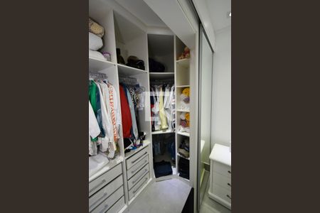 Casa à venda com 200m², 2 quartos e 3 vagasCloset da suíte