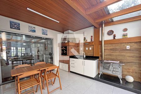 Casa de condomínio à venda com 300m², 4 quartos e 2 vagasEspaço Gourmet