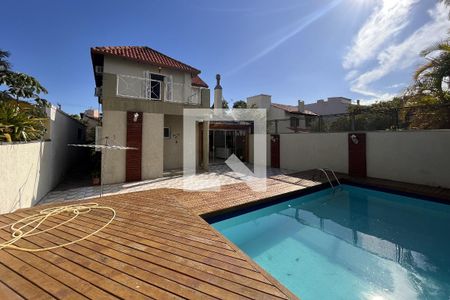 Casa de condomínio à venda com 300m², 4 quartos e 2 vagasPiscina Privativa