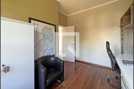 Casa de condomínio à venda com 300m², 4 quartos e 2 vagasQuarto Reversível