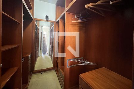 Casa de condomínio à venda com 300m², 4 quartos e 2 vagasSuíte - Closet
