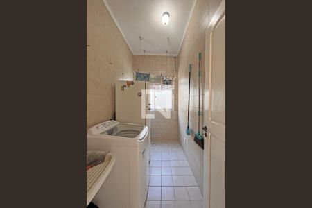 Casa de condomínio à venda com 300m², 4 quartos e 2 vagasÁrea de Serviço