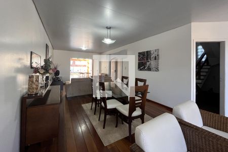 Casa de condomínio à venda com 300m², 4 quartos e 2 vagasSala 3 Ambientes