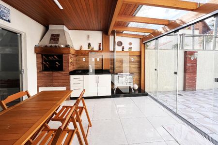 Casa de condomínio à venda com 300m², 4 quartos e 2 vagasEspaço Gourmet