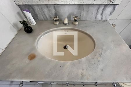 Casa de condomínio à venda com 300m², 4 quartos e 2 vagasBanheiro