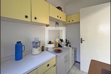 Casa de condomínio à venda com 300m², 4 quartos e 2 vagasDespensa