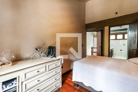 Casa à venda com 250m², 4 quartos e 4 vagasSuíte 1