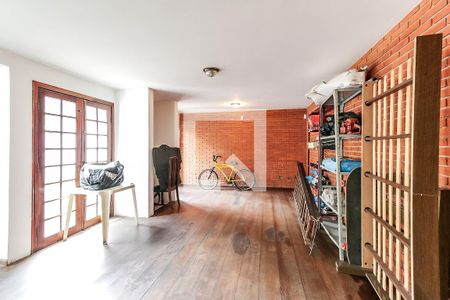 Casa à venda com 250m², 4 quartos e 4 vagasSalão