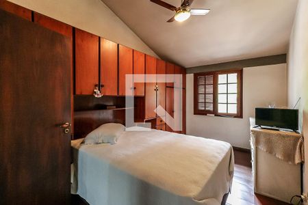 Casa à venda com 250m², 4 quartos e 4 vagasSuíte 1