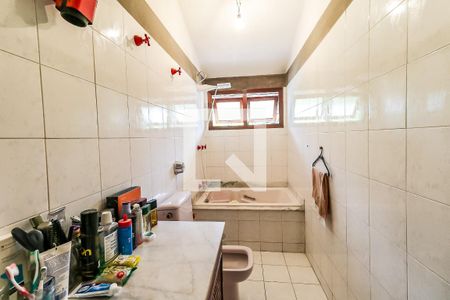 Casa à venda com 250m², 4 quartos e 4 vagasBanheiro Suíte 2