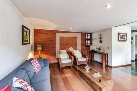 Sala de casa à venda com 4 quartos, 250m² em Paraíso do Morumbi, São Paulo