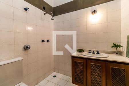 Casa à venda com 250m², 4 quartos e 4 vagasBanheiro