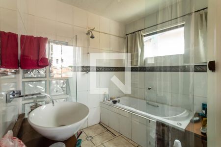 Banheiro da Suíte 1 de casa à venda com 2 quartos, 328m² em Jardim Rosa de Franca, Guarulhos