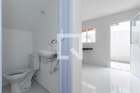 Lavabo de casa de condomínio para alugar com 2 quartos, 128m² em Jundiapeba, Mogi das Cruzes