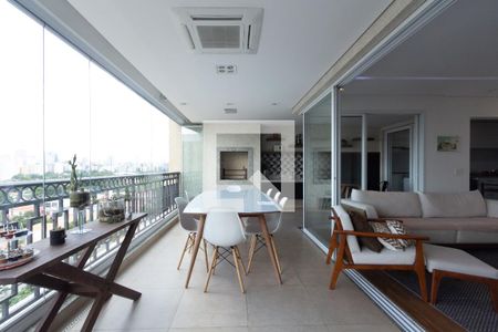 Varanda de apartamento para alugar com 3 quartos, 156m² em Vila Olímpia, São Paulo