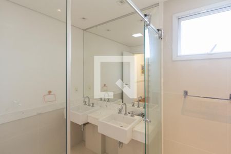Apartamento para alugar com 156m², 3 quartos e 3 vagas Apartamento para alugar com 156m², 3 quartos e 3 vagasSuíte banheiro