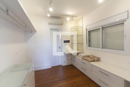 Apartamento para alugar com 156m², 3 quartos e 3 vagas Apartamento para alugar com 156m², 3 quartos e 3 vagasSuíte closet