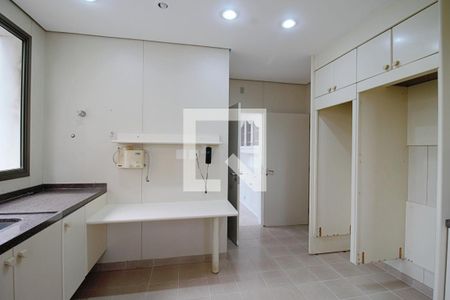 Apartamento para alugar com 568m², 4 quartos e 4 vagas Apartamento para alugar com 568m², 4 quartos e 4 vagasCozinha