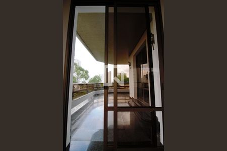 Varanda da Sala de apartamento para alugar com 4 quartos, 568m² em Vila Suzana, São Paulo