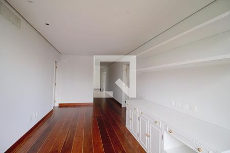 Apartamento para alugar com 568m², 4 quartos e 4 vagas Apartamento para alugar com 568m², 4 quartos e 4 vagasHall dos Quartos