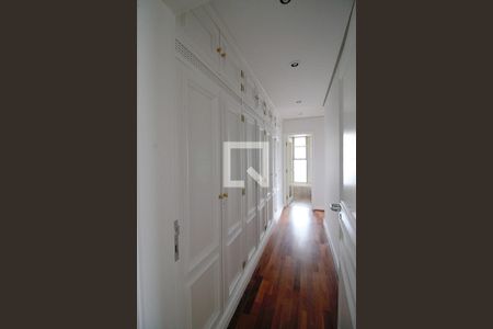 Apartamento para alugar com 568m², 4 quartos e 4 vagas Apartamento para alugar com 568m², 4 quartos e 4 vagasCorredor