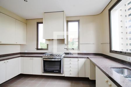 Apartamento para alugar com 568m², 4 quartos e 4 vagas Apartamento para alugar com 568m², 4 quartos e 4 vagasCozinha