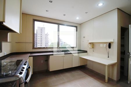 Apartamento para alugar com 568m², 4 quartos e 4 vagas Apartamento para alugar com 568m², 4 quartos e 4 vagasCozinha