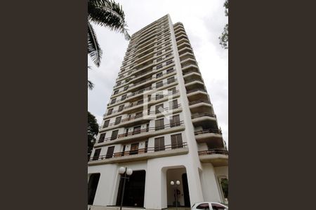 Apartamento para alugar com 568m², 4 quartos e 4 vagas Apartamento para alugar com 568m², 4 quartos e 4 vagasFachada