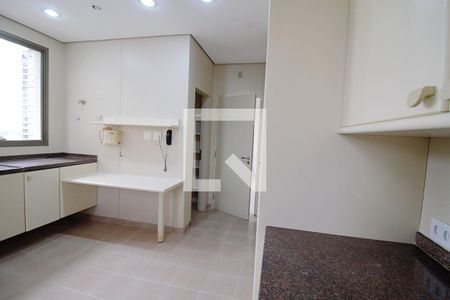 Apartamento para alugar com 568m², 4 quartos e 4 vagas Apartamento para alugar com 568m², 4 quartos e 4 vagasÁrea de Serviço