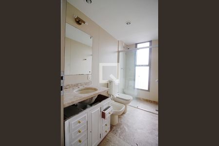 Apartamento para alugar com 568m², 4 quartos e 4 vagas Apartamento para alugar com 568m², 4 quartos e 4 vagasBanheiro da Suíte 3