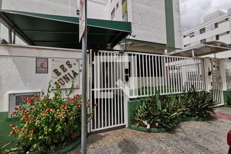 Apartamento para alugar com 70m², 3 quartos e 1 vaga Apartamento para alugar com 70m², 3 quartos e 1 vagaFachada