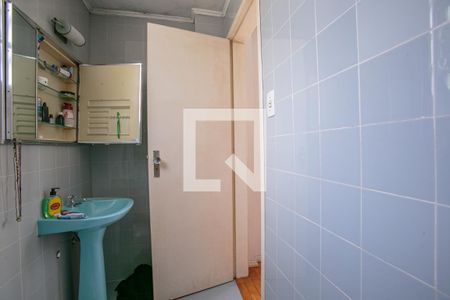 Banheiro do Quarto 1 de apartamento para alugar com 3 quartos, 120m² em Independencia, Porto Alegre