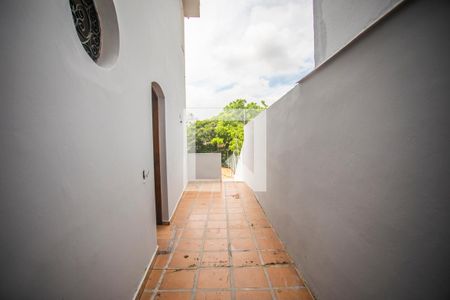 Casa à venda com 250m², 3 quartos e sem vagaCorredor externo