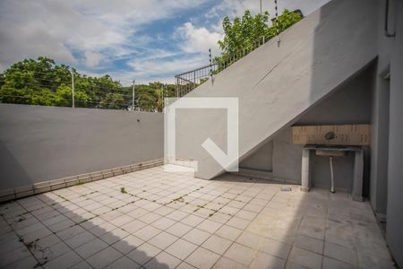 Casa à venda com 250m², 3 quartos e sem vagaÁrea de Serviço