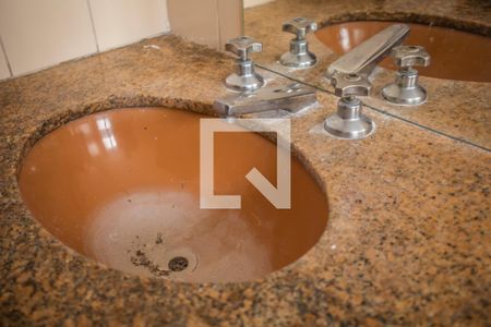 Casa à venda com 250m², 3 quartos e sem vagaBanheiro 2 - Torneira