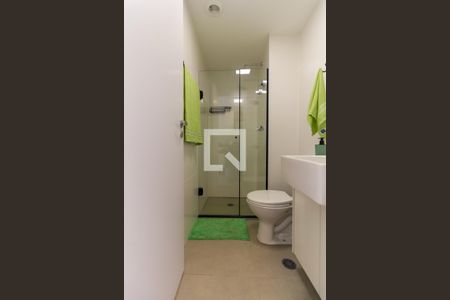 Banheiro de kitnet/studio para alugar com 1 quarto, 24m² em Perdizes, São Paulo