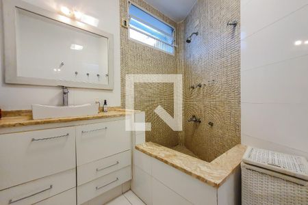 Casa à venda com 340m², 5 quartos e 3 vagasBanheiro