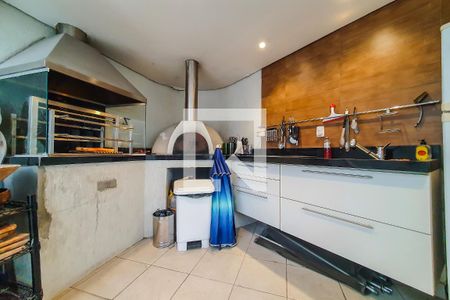 Casa à venda com 340m², 5 quartos e 3 vagasChurrasqueira