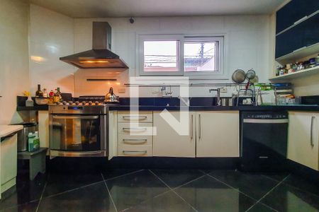 Casa à venda com 340m², 5 quartos e 3 vagasCozinha