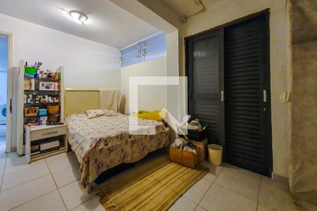 Casa à venda com 340m², 5 quartos e 3 vagasQuarto de Serviço