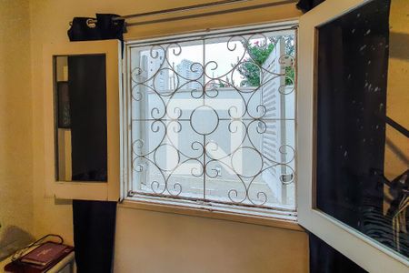 Casa à venda com 340m², 5 quartos e 3 vagasQuarto 1 Janela