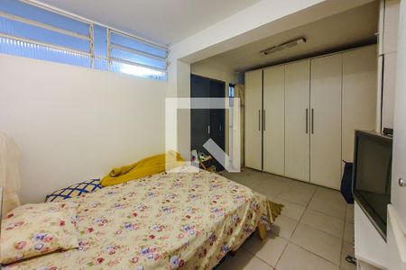 Casa à venda com 340m², 5 quartos e 3 vagasQuarto de Serviço