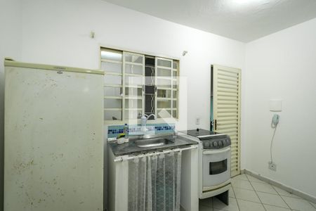 Cozinha de casa para alugar com 1 quarto, 25m² em Cidade Monções, São Paulo