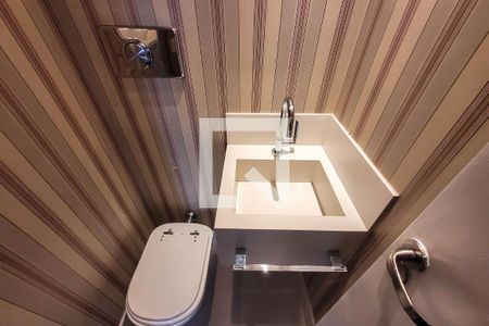 Lavabo de apartamento à venda com 4 quartos, 127m² em Vila Firmiano Pinto, São Paulo