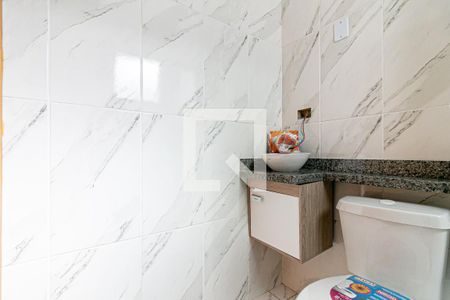 Banheiro de apartamento para alugar com 1 quarto, 28m² em Vila Ré, São Paulo