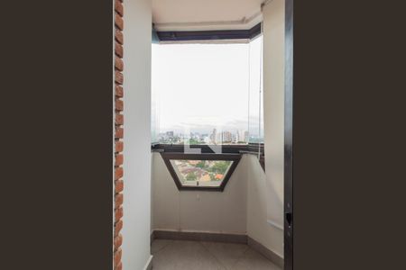 Apartamento para alugar com 145m², 4 quartos e 3 vagas Apartamento para alugar com 145m², 4 quartos e 3 vagasQuarto 1 - varanda