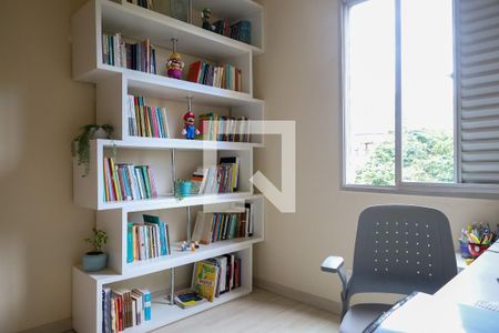 Quarto de apartamento à venda com 2 quartos, 75m² em Vila Paris, Belo Horizonte