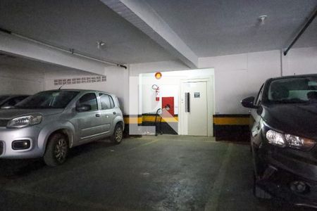 Apartamento à venda com 75m², 2 quartos e 2 vagas Apartamento à venda com 75m², 2 quartos e 2 vagasGaragem