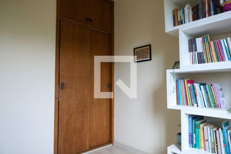 Quarto de apartamento à venda com 2 quartos, 75m² em Vila Paris, Belo Horizonte