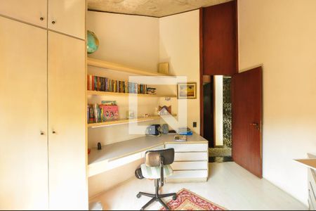 Casa à venda com 550m², 4 quartos e 4 vagasQuarto